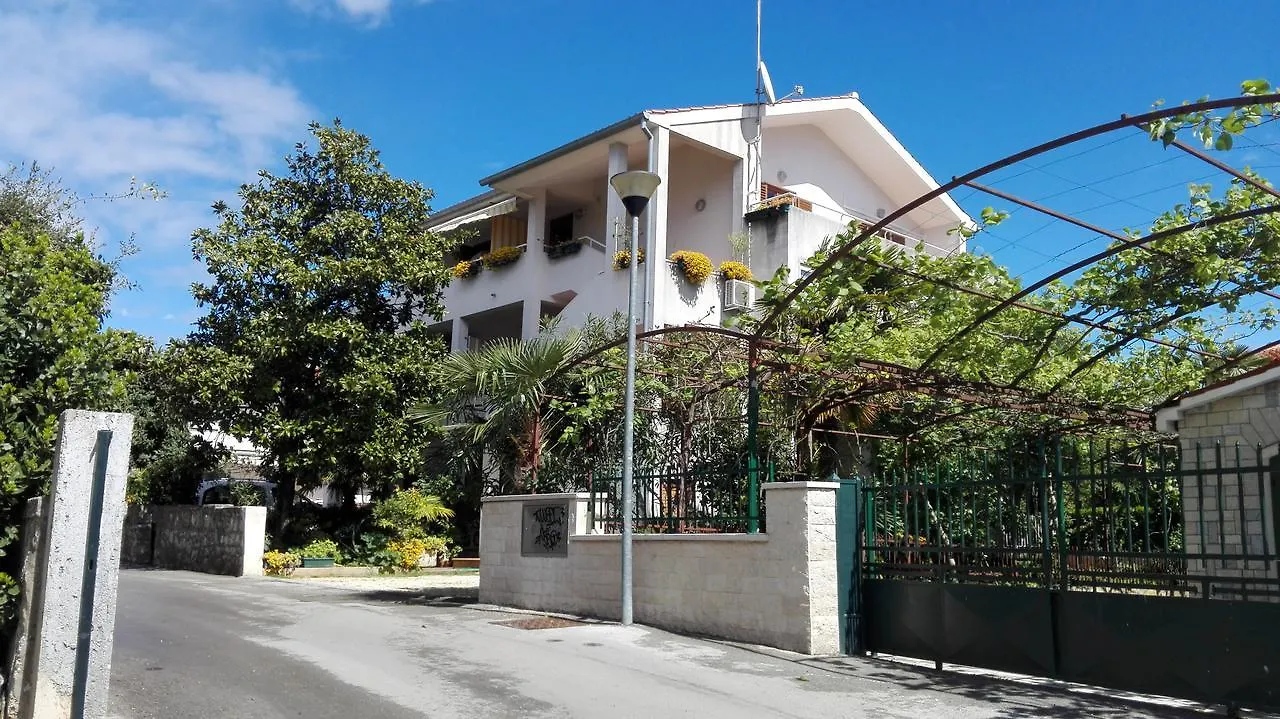 רוביני Apartments Villa Martinuzzi